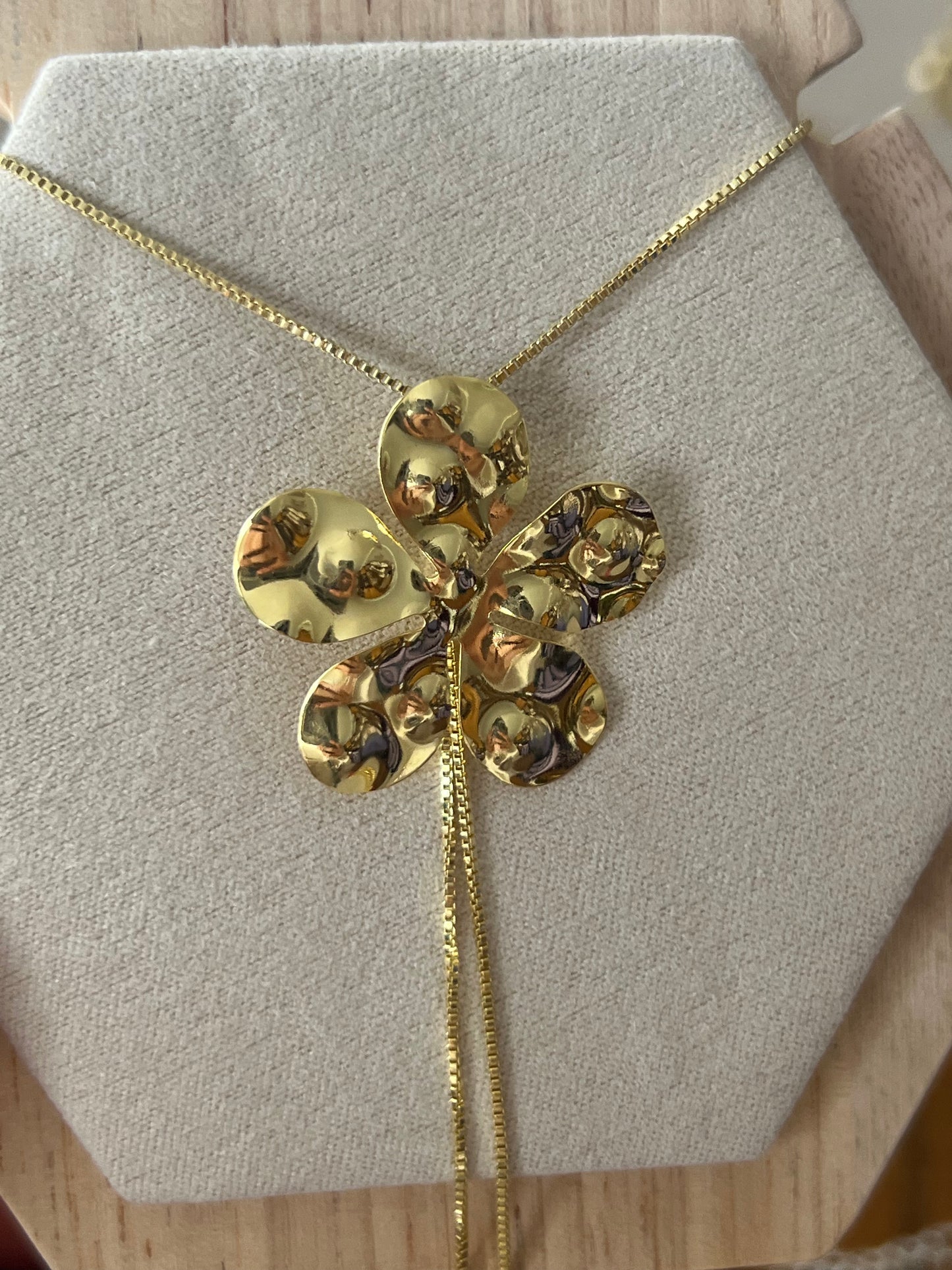 Collar Flor Oro